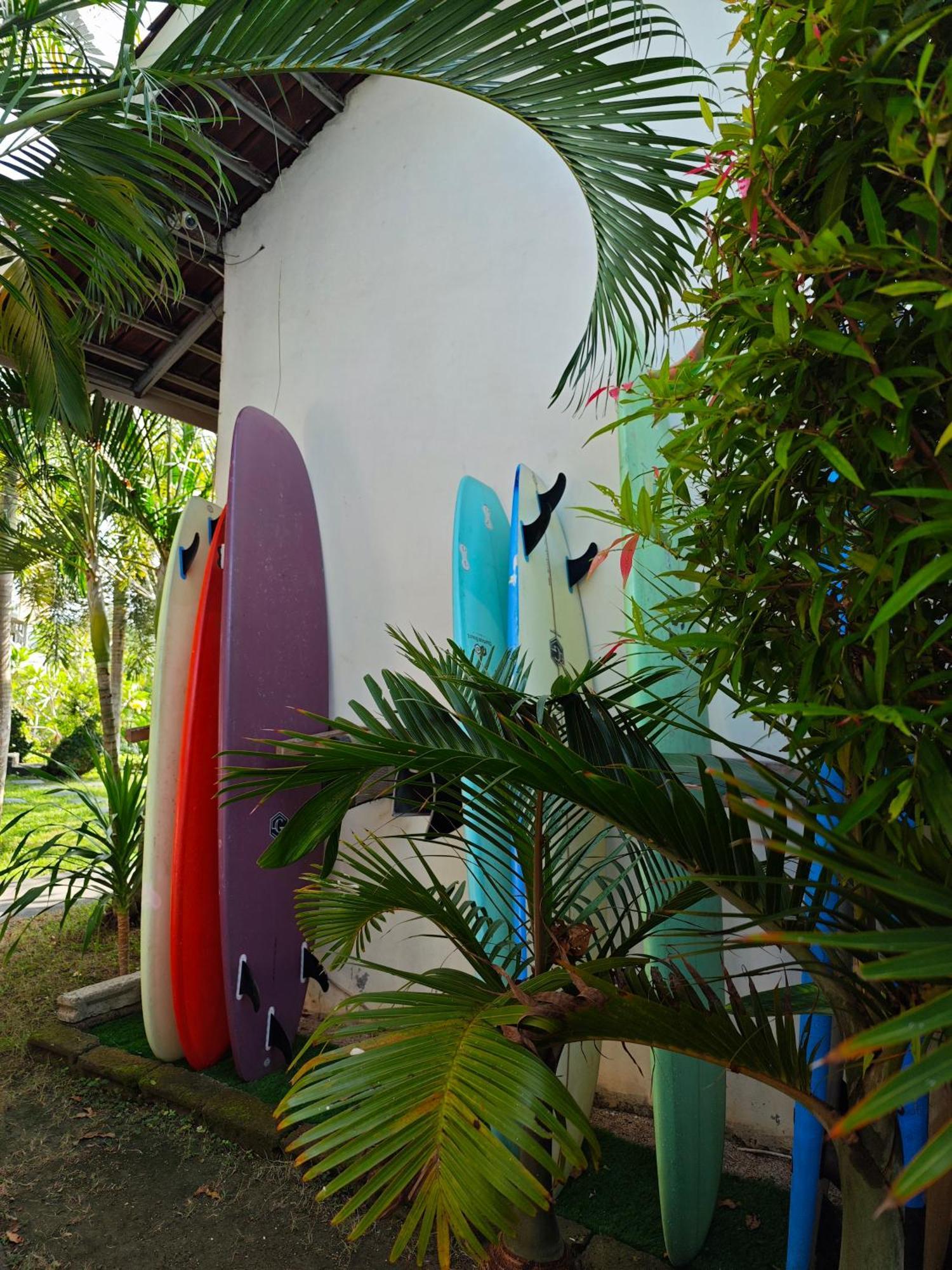 Surf Camp 79 Hotell Kuta  Eksteriør bilde
